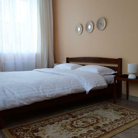 Central Comfortable One-Bedroom Apartment Chisinau Exterior photo
